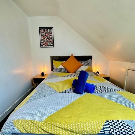 Space For Groups, 10 Mins From Queen St! Cardiff Esterno foto