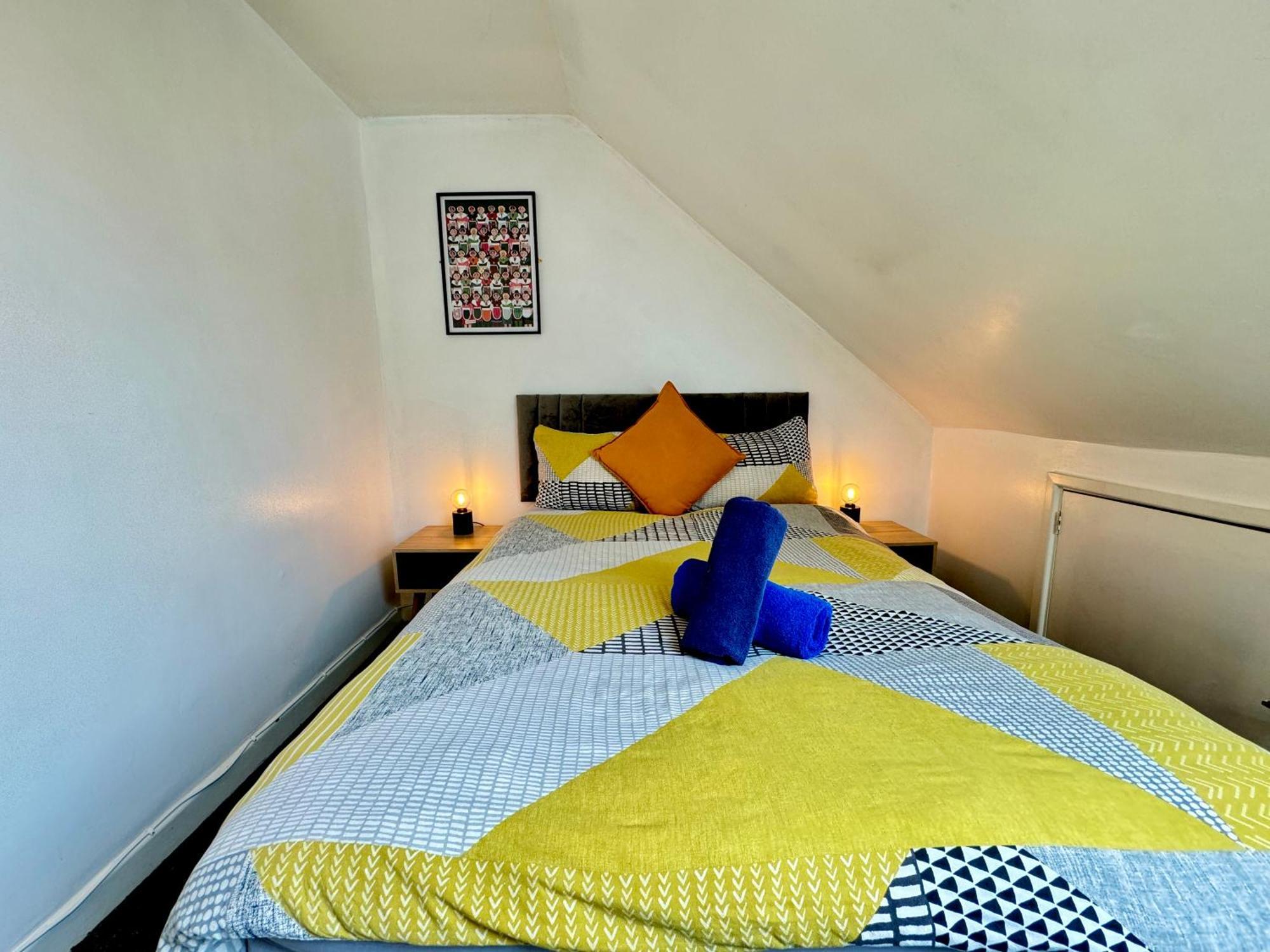 Space For Groups, 10 Mins From Queen St! Cardiff Esterno foto
