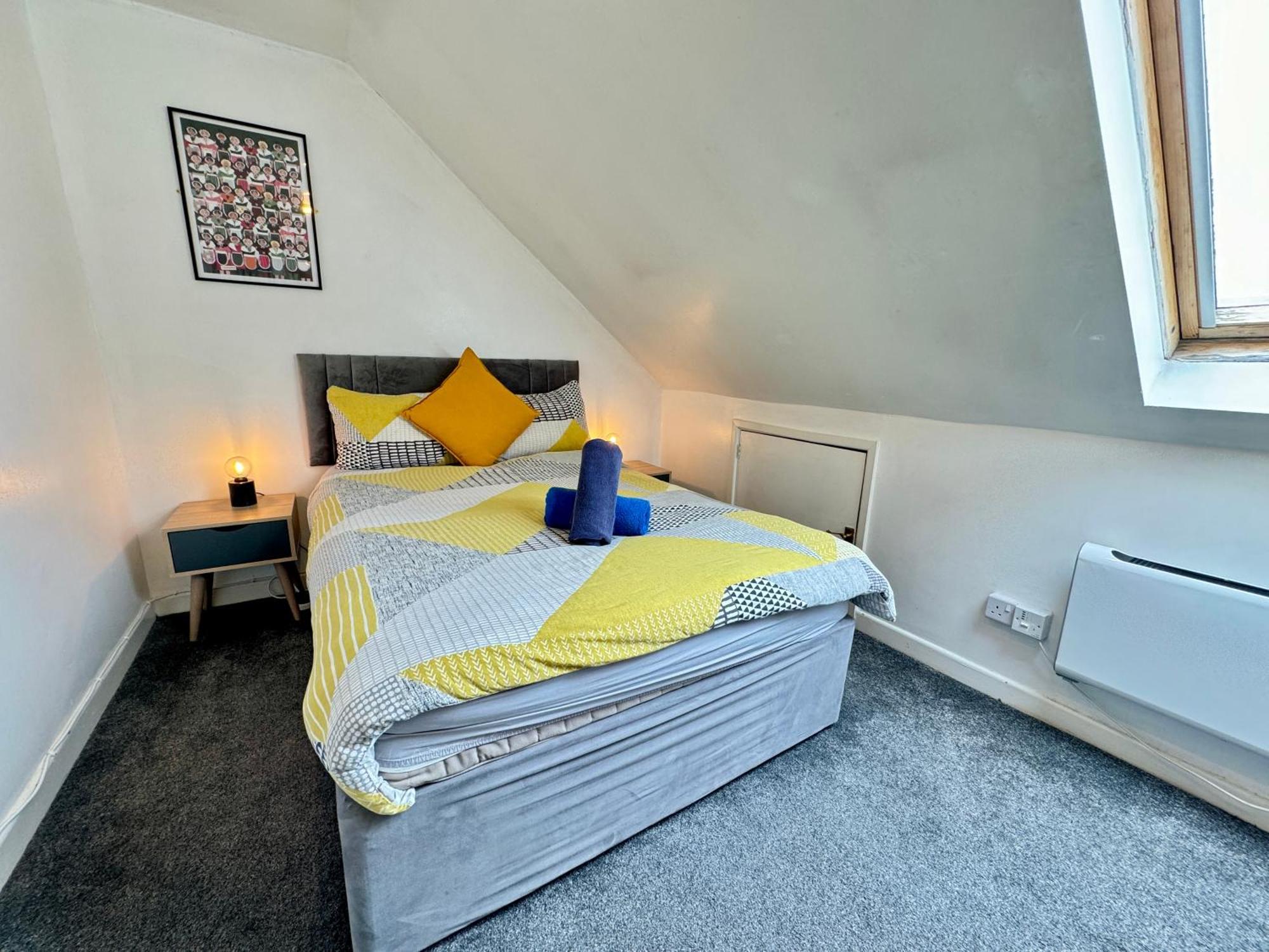Space For Groups, 10 Mins From Queen St! Cardiff Esterno foto