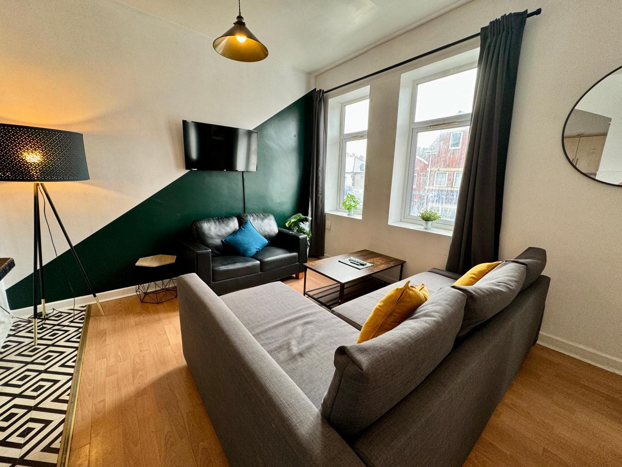 Space For Groups, 10 Mins From Queen St! Cardiff Esterno foto