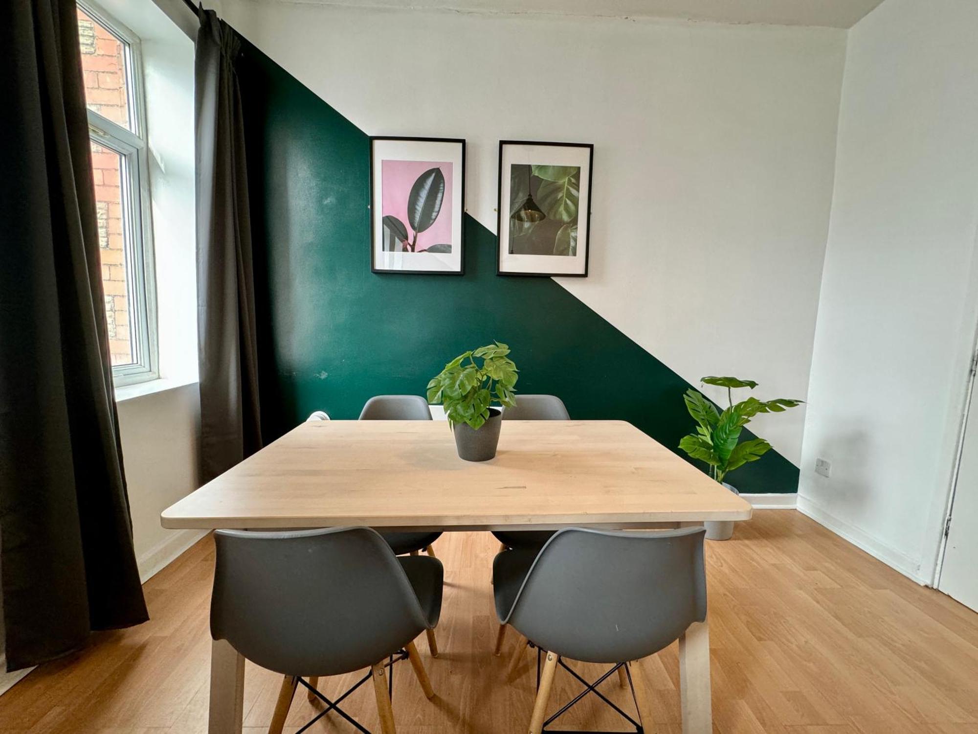 Space For Groups, 10 Mins From Queen St! Cardiff Esterno foto