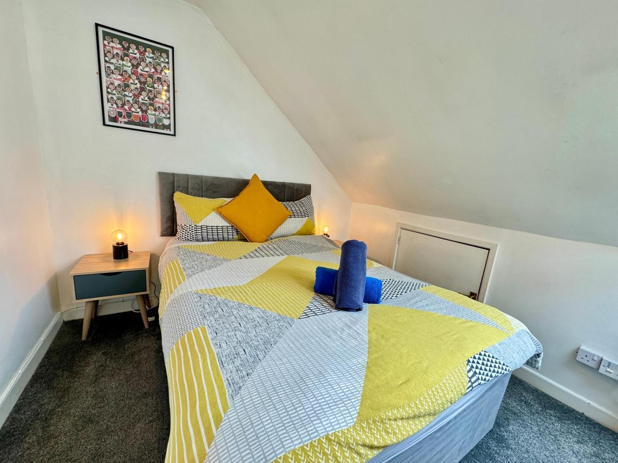 Space For Groups, 10 Mins From Queen St! Cardiff Esterno foto